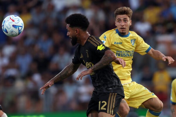 Serie A, Parma di misura sul Genoa. Impresa Frosinone col Como