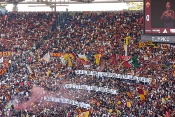 La carica della Curva Sud: “Combattete per la vostra gente”