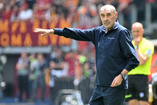 Sarri: “La Roma è più forte di noi. Lotterà per lo Scudetto”