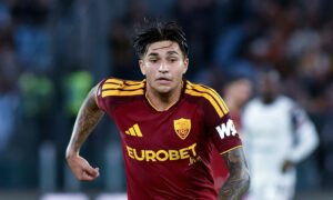Castro in azione 1. Santiago Castro, attaccante argentino elogiato da Vincenzo Italiano per il gol realizzato contro il Genoa
