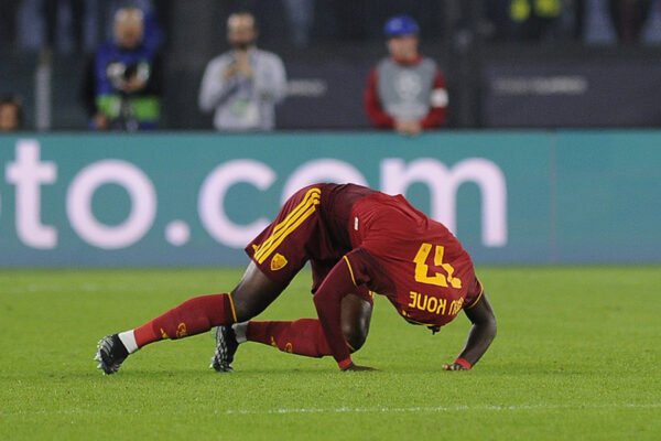 Roma, stop per Koné: domani gli esami strumentali per il centrocampista