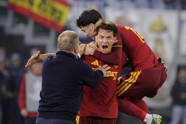 L’inno fa tremare l’Olimpico, il tifoso del Real Madrid resta senza parole: “Wow”